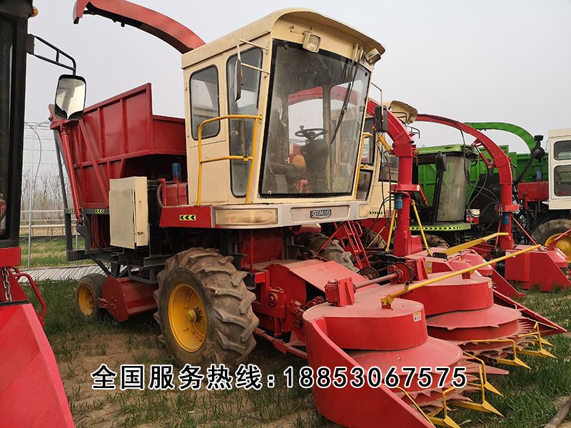輪式圓盤(pán)內(nèi)置粉碎青黃儲(chǔ)機(jī)