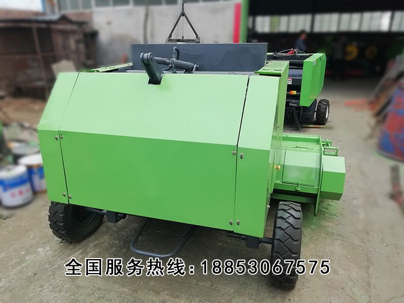 秸稈粉碎打捆機(jī) (3).jpg 粉碎打捆機(jī)