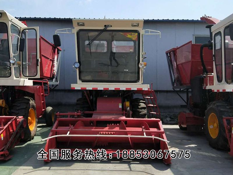 地滾dao式青儲(chǔ)機(jī) (2).jpg 地滾dao式青儲(chǔ)機(jī)